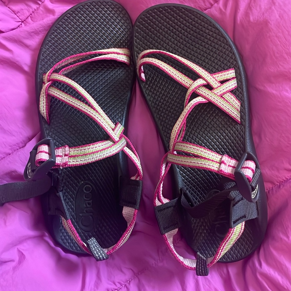 Chaco pink/green sz 8 m
